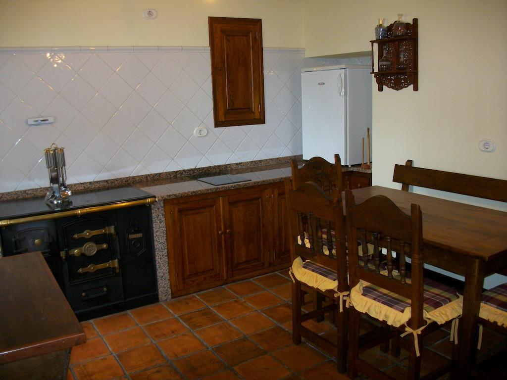 Casa De Aldea Los Glayus Guest House Luarca Rom bilde